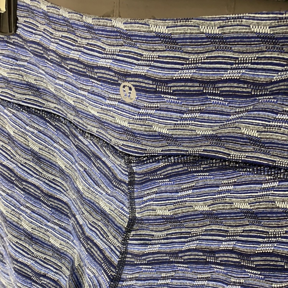 Lululemon Active Leggings SZ: 10 - Picture 3 of 4